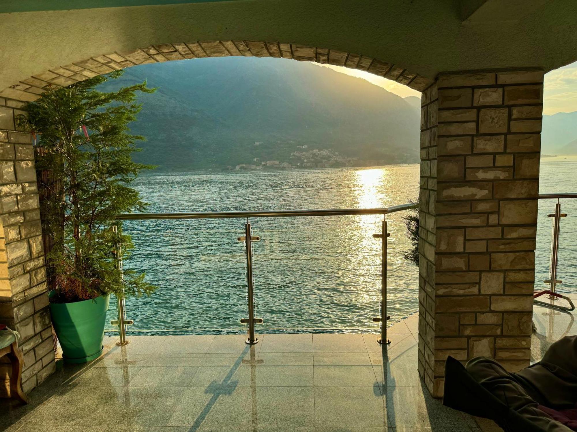 Aparthotel Maxim Kotor Exterior foto